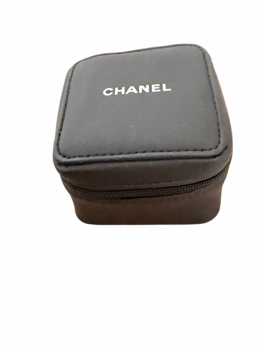 CHANEL Storage Watch Case - Picture 3 of 4